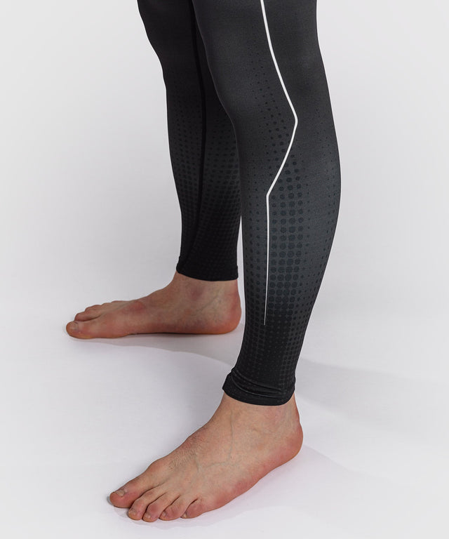 Shorts de compression Venum Stealth – Noir/Blanc
