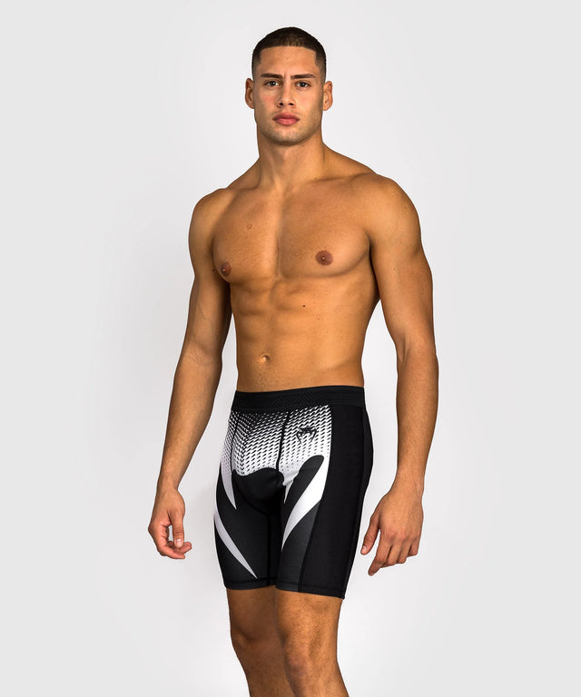 Spodenki Venum No Gi Vale Tudo – Czarne/Białe