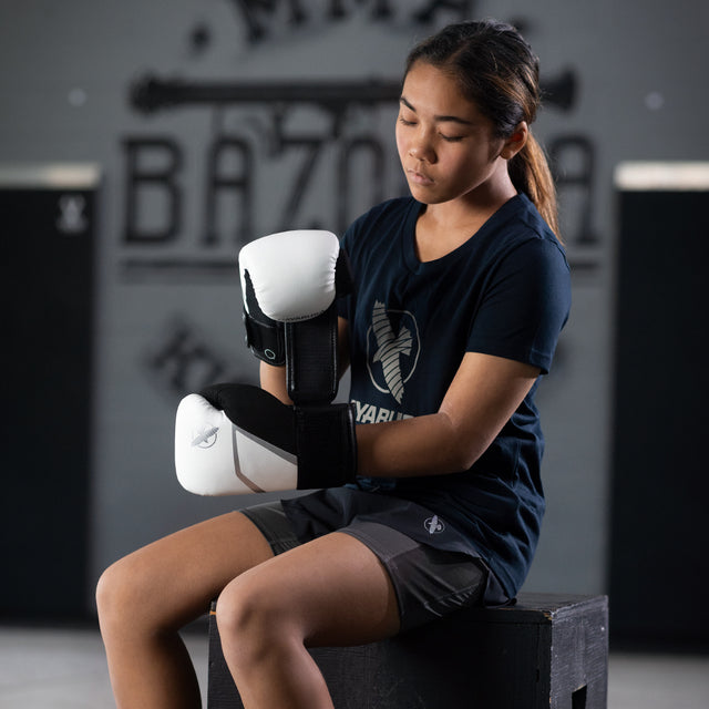 Hayabusa Boxningshandskar E1 Barn – Vit/Svart/Silver