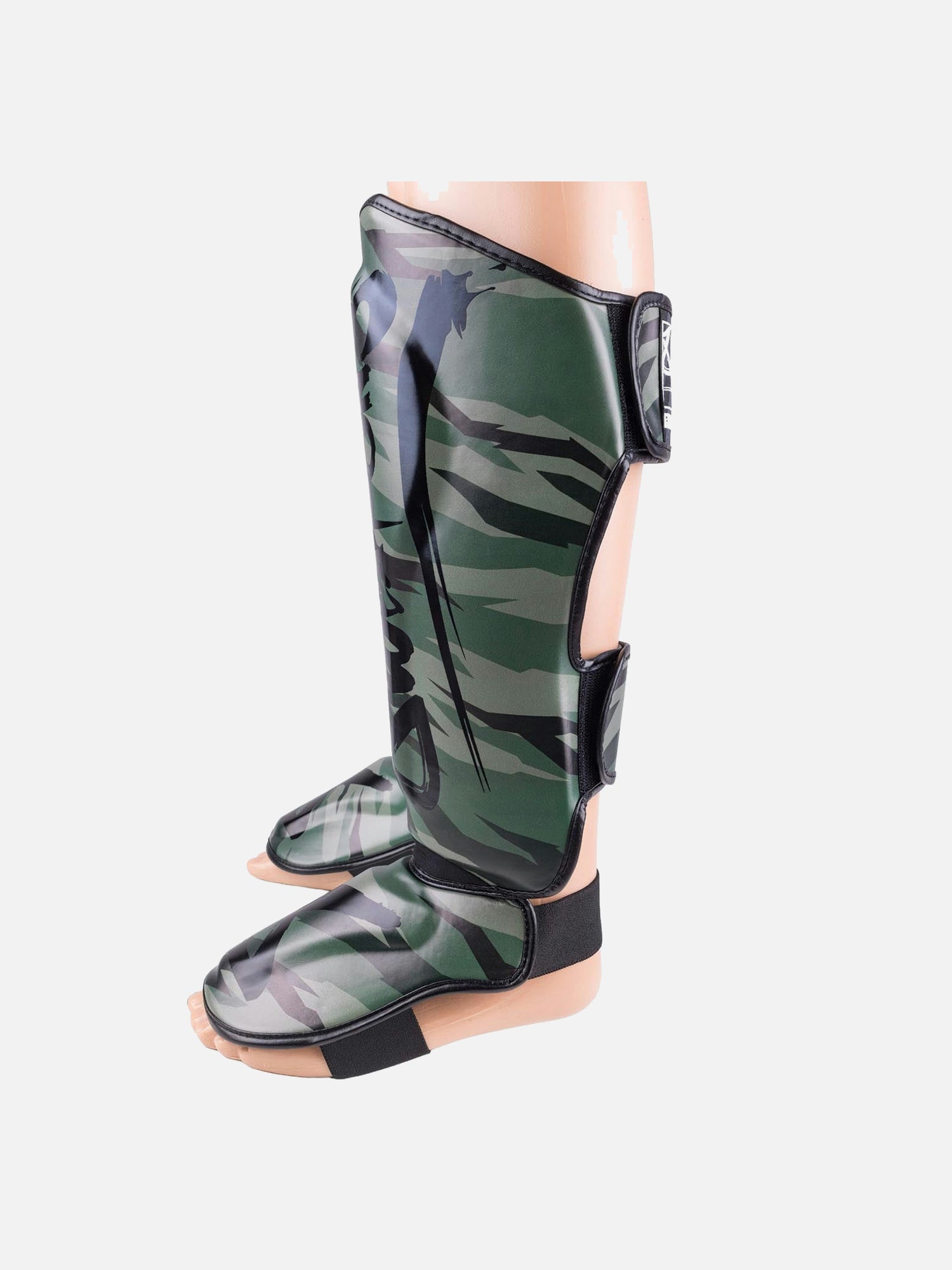 8 WEAPONS Benskydd Unlimited 2.0 – Woodland Camo