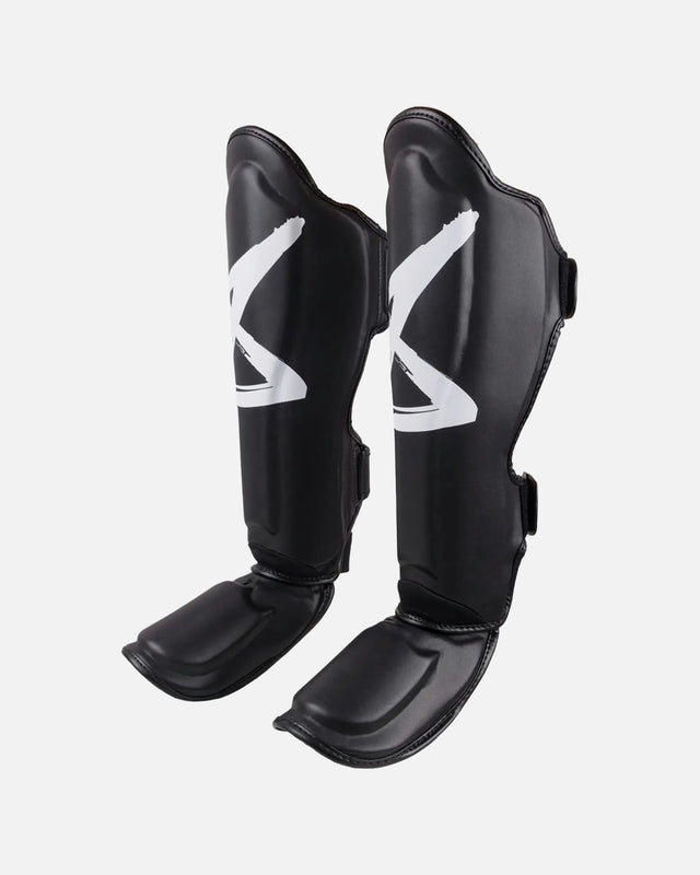 8 WEAPONS Benskydd BIG 8 Premium Shin Guards – Svart