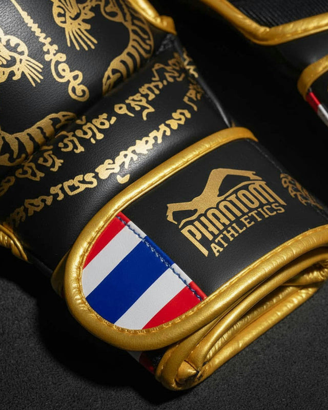 Rękawice MMA sparingowe Phantom Athletics Muay Thai – Czarne/Złote