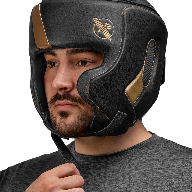 Capacete de boxe Hayabusa T3 com proteção das maçãs do rosto – Preto/Ouro