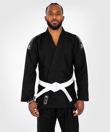 Venum BJJ Gi First - Svart - inkl. vit bälte - BJJ-gis